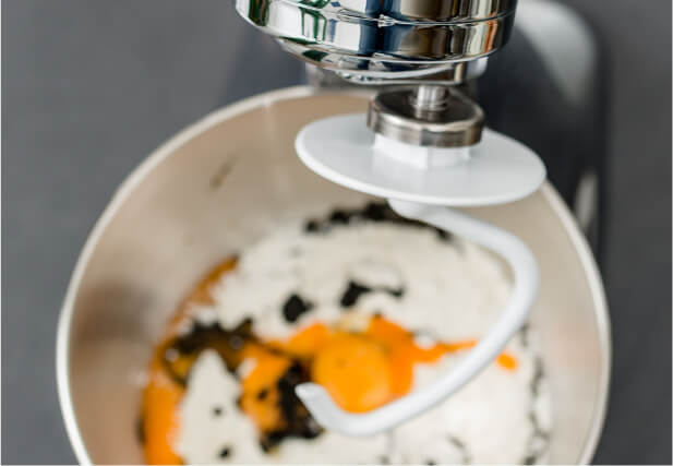 KitchenAid 5KSM175PSBFL 4.8公升 Artisan 抬頭式廚師機 (雙碗 & 雙攪拌槳) (米白色)